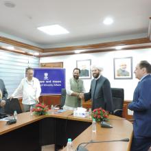 The Union Minister for Minority Affairs, Shri Mukhtar Abbas Naqvi in a meeting with the Grand Mufti of the Syrian Republic, Dr. Ahmad Badreddin Hassoun, in New Delhi on September 26, 2017.