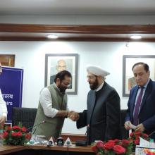 The Union Minister for Minority Affairs, Shri Mukhtar Abbas Naqvi in a meeting with the Grand Mufti of the Syrian Republic, Dr. Ahmad Badreddin Hassoun, in New Delhi on September 26, 2017.